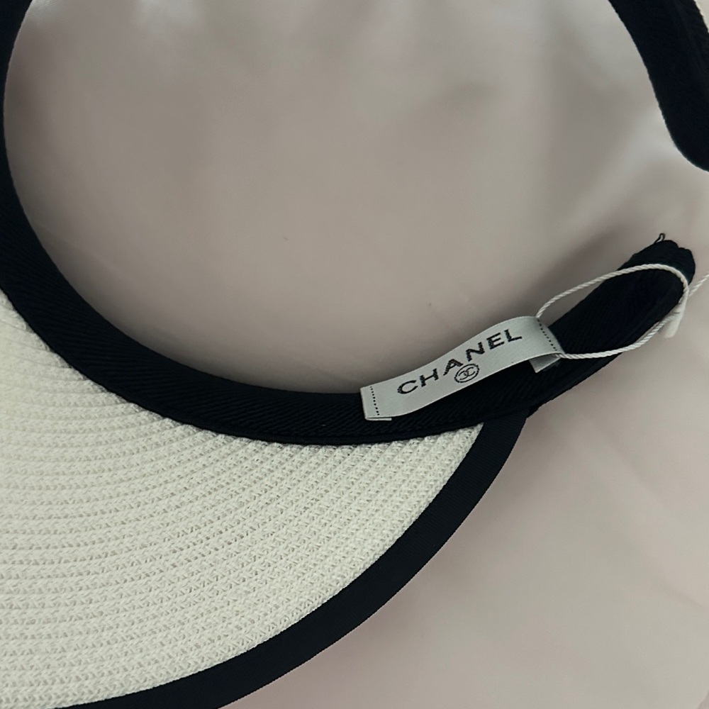 CHANEL Monochrome Logo Visor - Picture 2 of 5